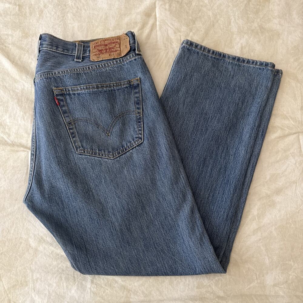 Levis 501 Men's 38x32 Button Fly Straight Leg Denim Jeans Blue Medium Wash Pants